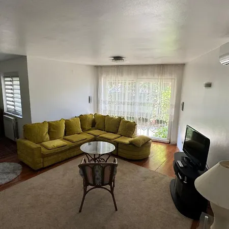 Private House - Outdoor Barbecue Holiday home